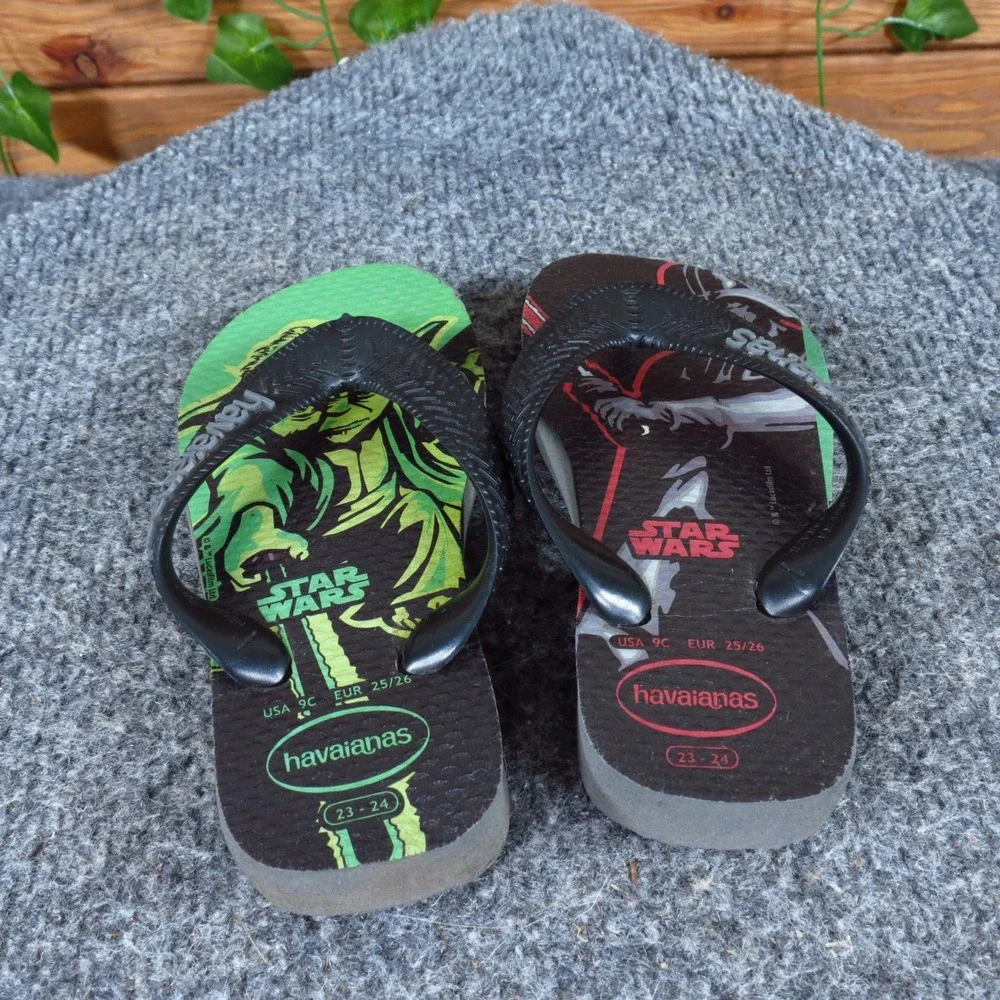 Havaianas Star Wars Toddler Boy Sandal Size 9C Casual Flip Flop Yoda Darth Vader